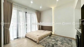Cho Thuê Căn Hộ Ban Công Full Nội Thất Nằm Ngay Trung Tâm Quận 1