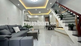 Cần bán căn nhà SRXD đã hoàn công đường 3/2 lõi trung tâm, ngay sau