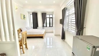 Căn hộ full nội thất 2 cửa sổ lớn tại khu vực Phú Nhuận