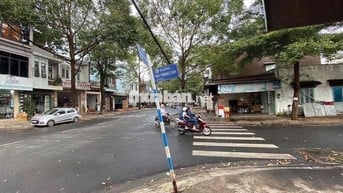 Nhà mê lửng mặt đường Nơ Trang Gư trung tâm  - Diện tích : 5x22m- Thổ