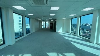 Cho thuê văn phòng Dịch Vọng Hậu – mặt tiền 14m, đường ô tô tránh