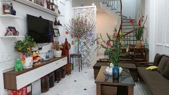 Chính Chủ Bán nhà Thượng Thanh: DT 32m2, 5Tầng, Fun đồ , Gía 6.5 Tỷ 