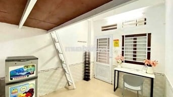 PHÒNG TRỌ GÁC CAO GIÁ GẦN TRƯỜNG IUH