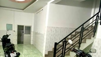 Cho thuê nguyên căn 4 x 12, đúc 1 lầu 2PN 2WC Hẻm 3m, P1 GV
