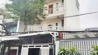 Cho thuê nhà mặt tiền đường Nguyễn Hồng Đào, dt 4x18 trệt 3 lầu