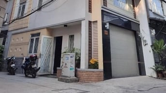 Bán nhà căn góc đường Nguyễn Cửu Vân mặt tiền trước nhà rộng 4m 1T1L