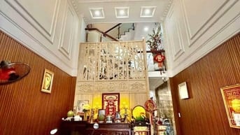 HÀNG KÍNH, NGỘP CHÍNH CHỦ BÁN GẤP TRONG TUẦN GIÁ 5 TỶ 350 ĐẶNG THÙY TR