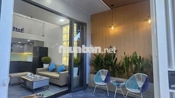 NHÀ NGUYÊN CĂN KIỆT 2 PHÒNG NGỦ 2WC GẦN ĐH THỂ DỤC THỂ THAO