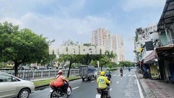 💥HIẾM QUẬN 3 💥 3T ĐÚC, Cạnh GẦN HẺM XE HƠI -  55M2 - 5PN - 6,35 tỷ💥