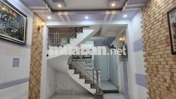 Cho thuê nhà sát trường Nguyễn Trung Trực LTRiêng 4x11 1 lầu 2PN 2WC