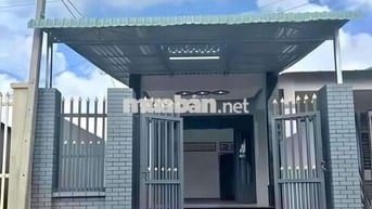 Bán nhà cấp 4 sổ hồng riêng, dt 100m2 ngay chợ Bình Điền giá 720triệu