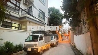 Đất Mặt Ngõ Chợ Thạch Bàn Ô Tô Tránh – Ngõ Thông Cổ Linh - Hơn 9 tỷ