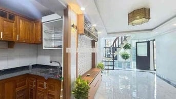Cần bán TT Bách Khoa 2 thoáng 4PN 3WC, 100m2 tặng nội thất ô tô đỗ