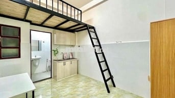 Phòng gác cao, sẵn máy lạnh - đi bộ qua ĐH Công Thương 100m