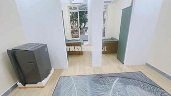 Cho Thuê Căn Hộ 2pn1wc Ban Công Máy Giặt Riêng Full NT Ngay Bà Hạt Q10
