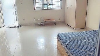 Cho thuê cả tầng 4 phòng rộng 