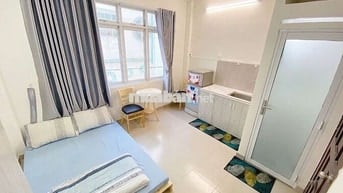 Studio Full Nội Thất,Thang Máy Nhà Xe Rộng. Nằm Trên Phan Xích Long.