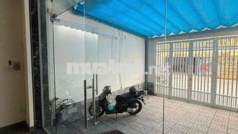 Cho thuê nhà 3 lầu MT đường làm VP hay Spa dạy học phường Linh Chiểu