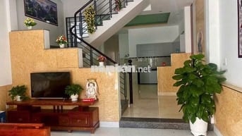 nhà bán 1 trệt 1 lầu gần chợ Hoà Châu