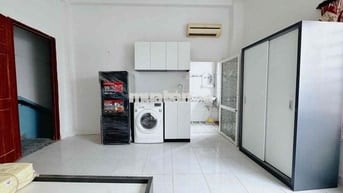 CHO THUÊ CHDV FULL NỘI THẤT MÁY GIẶT RIÊNG NẰM SÁT NÊN QUẬN 1