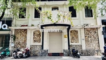 🏢 Nhà KHU PHỐ NHẬT LÊ THÁNH TÔN Q1 – MẶT TIỀN SIÊU LỚN NGANG 12M