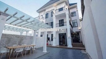 Cho thuê Biệt Thự Nguyễn Thị Thập 250m2 6PN