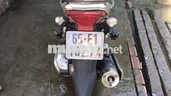 Xe máy Yamaha màu nâu, hộp số tự động