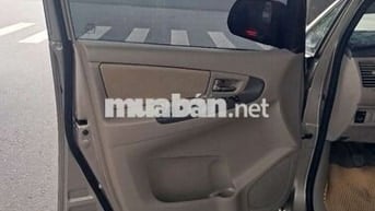 Ô tô Toyota Innova số sàn 8 chỗ