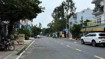 BÁN NHÀ MẶT TIỀN ĐẶNG THÙY TRÂM, 4 TẦNG 4,2X20M, NGAY ĐẠI HỌC VĂN LANG