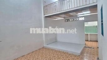 Nhà nguyên căn Phan Huy Ích p12 dt 3x10m đúc lững