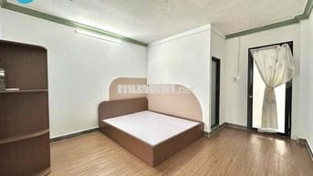 CHO THUÊ PHÒNG BAN CÔNG RỘNG 40m2 THOÁNG MÁT SẠCH SẼ CHO ANH CHỊ EM