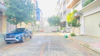 BÁN NHÀ KHU CAO CẤP LÊ THỊ RIÊNG QUẬN 12-4 TẦNG DTSD 250M2 ĐƯỜNG 12M