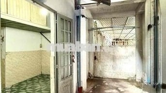 BÁN nhà nhỏ Q12  sỗ Hồng riêng dt :4+4  hẻm 2,5m , 1 lẩu
