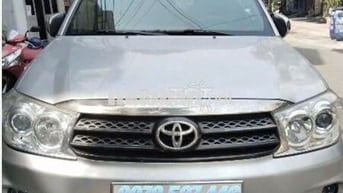 Toyota Fortuner 20*** km - chính chủ