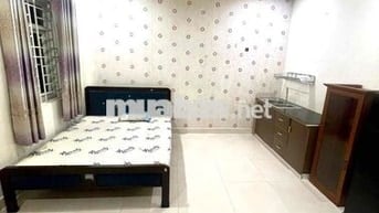 Phòng trọ full nội thất. 45m2. mặt tiền đường Phạm Hùng nối dài.