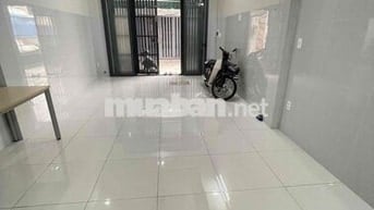 Nhà Mới Hẻm 5M Nguyễn Sơn. DT:4 X 14 Trệt 2lau 4PN 3WC 4May lanh