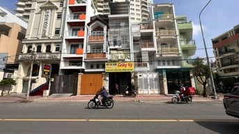 Bán nhà 2MT Chợ Lớn, 4 x 18m, 3.5 tấm, 15 tỷ.  (Tín Hưng)