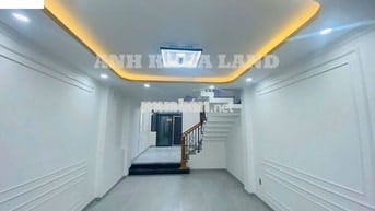 877HBC- Nhà 1 trệt , 1 lửng , 2 lầu , đầy đủ phòng bếp , phòng thờ