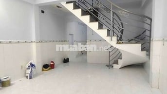Nhà 68m2 1trệt 1lầu 2pn 2wc đối diện Vạn Phúc 7.5triệu