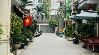Nhà xe hơi tới cửa, DT 45m2 giá chỉ 6,5 tỷ Bùi Đình Túy,Bình Thạnh