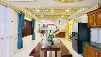 Mặt tiền Hiệp Thành 13 dt 7x50m có nhà 3 lầu nội thất đầy đủ