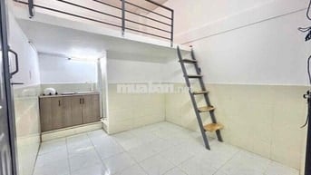 Phòng có gác giá 2.6tr - 2.9tr có máy lạnh ngay Mã Lò - Lê Văn Quới