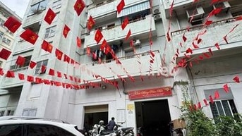 Bán gấp CH góc toà N02 Chùa Láng, 73m2, 3N,2WC, giá 7.6 tỷ