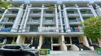 Cho thuê trệt 7x20m Full nội thất, giá chỉ 19tr/tháng  – Vạn Phúc City