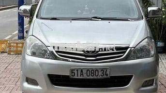 Toyota Innova 2009 V