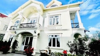 1 căn Villa sang trọng, hiếm hoi toạ lạc đường Hùng Vương,P.09, Đà Lạt