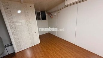 Cho thuê căn nhà cấp 4, dt 50m2 + xép tại ngõ 167 phố Dương Quảng Hàm