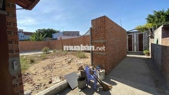 Ban nhanh đất hẻm 2 mặt tiền ngang 9mx18m tiện xây ở,căn hộ dịch vụ