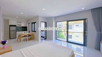 Căn Hộ Ban Công 40m2 View Landmark 81 Nguyễn Gia Trí Bình Thạnh