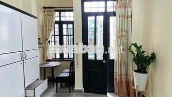 CHO THUÊ PHÒNG BAN CÔNG NGAY TRUNG TÂM GIÁ TỐT - GẦN BỜ KÈ Q3
